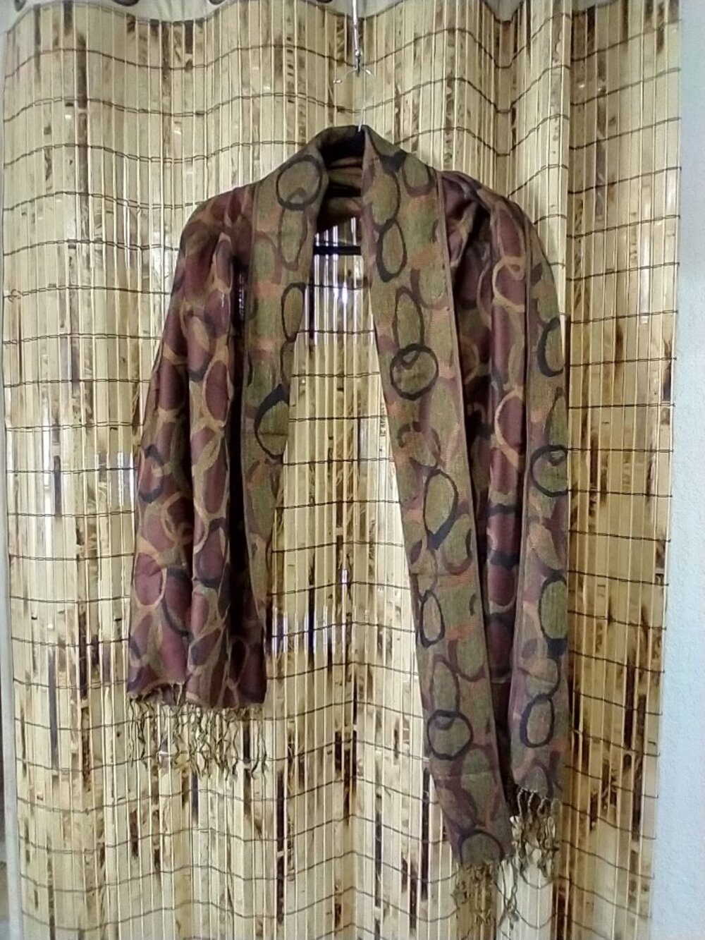 Abstract Interlocking Ring Pashmina / Wrap